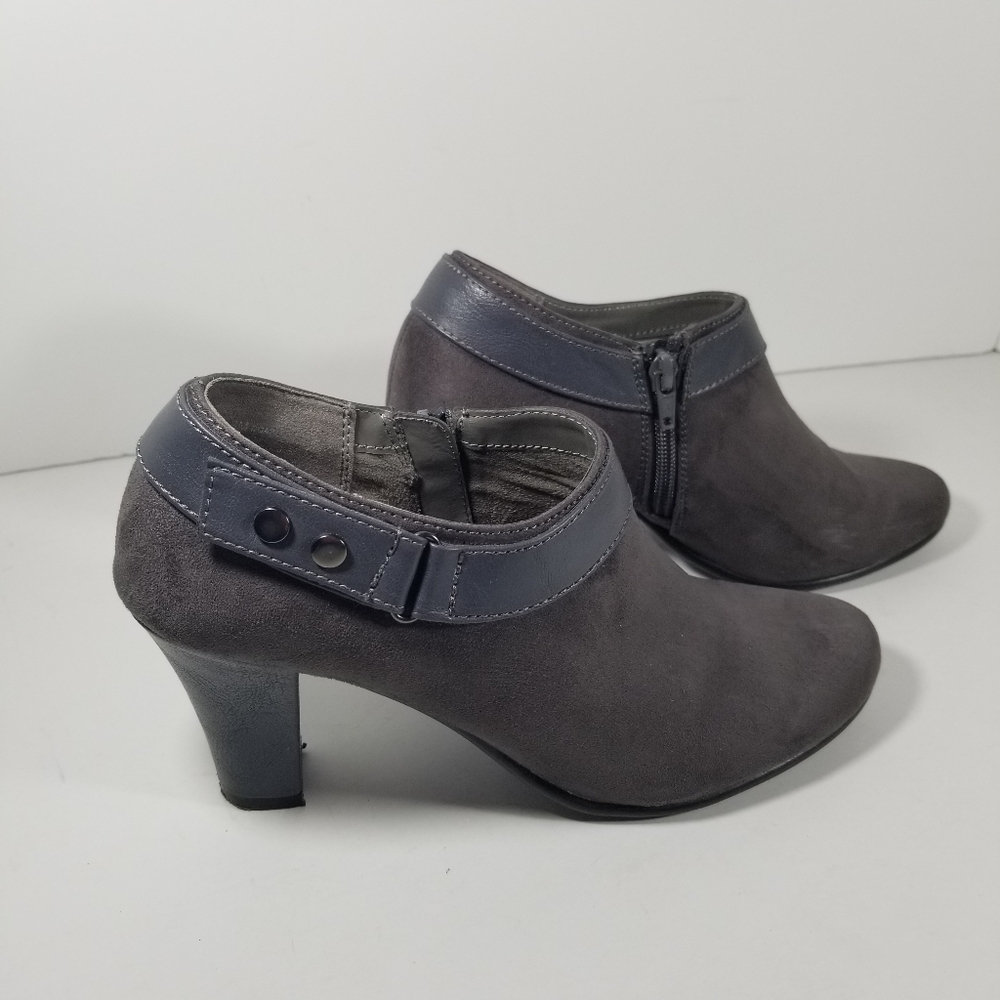 Aerosoles Booties Women's 8 Ankle Boots Faux Suede Heeled Side Zip Gray